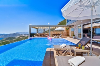 Villa Voyage | Kalkan’da Deniz Manzaralı Denize Yakın Lüks Villa
