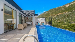 Villa Aşkhane | Abgeschirmte Flitterwochenvilla mit Jacuzzi in Kalkan 