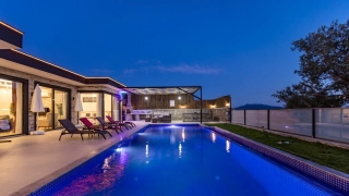 Villa Kaya Çavdır | Flitterwochen- und Konservative Villa mit Jacuzzi 