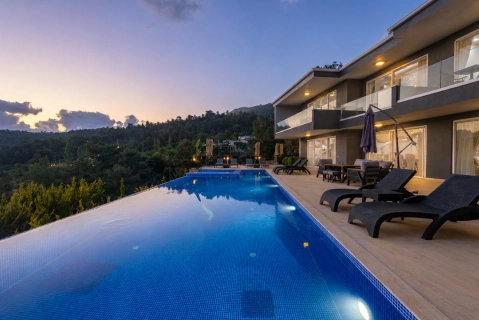Villa Velaris