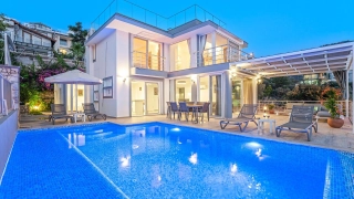Villa Ecrin Kışla, Denize Yakın , 8 Kişilik | Kalkan Villa 