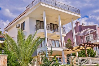 Villa Betta, Denize Yürüşüyüş Mesafesinde 6 Kişilik Kiralık Villa