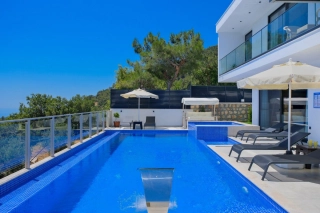 Villa Dolce Deluxe | Geschützte Luxusvilla mit Whirlpool in Kalkan 