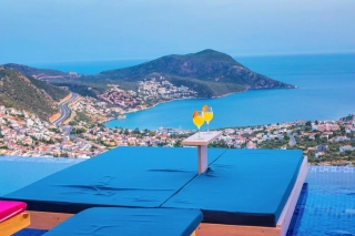 Villa Etiler - Deniz Manzaralı, Korunaklı & Jakuzili Villa Kiralama
