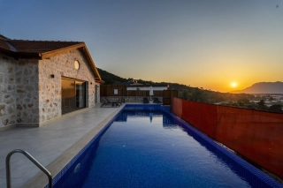 Villa Gemicik, Kalkan Merkez’e Yakın 2 Yatak Odalı | Kalkan Villa