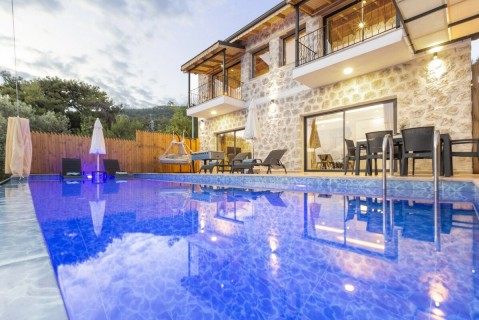 Villa Mustang Queen