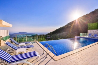Villa Kalis 4 | Kalkan İslamlar’da Deniz Manzaralı Kapalı Havuzlu 