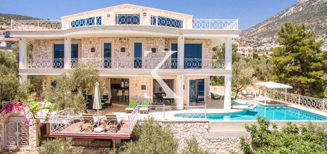 Villa Ayser, 5 bedroom luxury villa in the center of Kalkan
