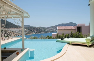 Villa Ayser, Luxusvilla mit 5 Schlafzimmern im Zentrum von Kalkan