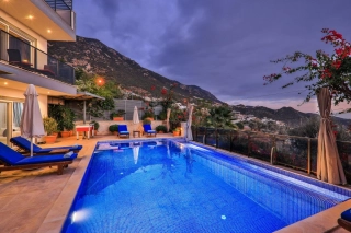 Villa Esma, 3 Schlafzimmer Villa mit Pool in Kalkan