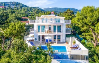 Villa Tepe, İslamlar’da 12 Kişilik, Çocuk Havuzlu | Kalkan Villa