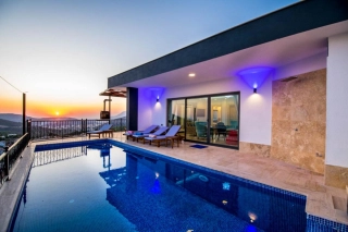 Villa Terapi | Sea View Villa with Salt Therapy Room, Sauna and Pool