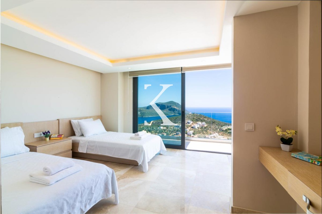 Villa Marvel