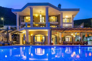 Villa Western, luxury villa for 10 people with private beach 